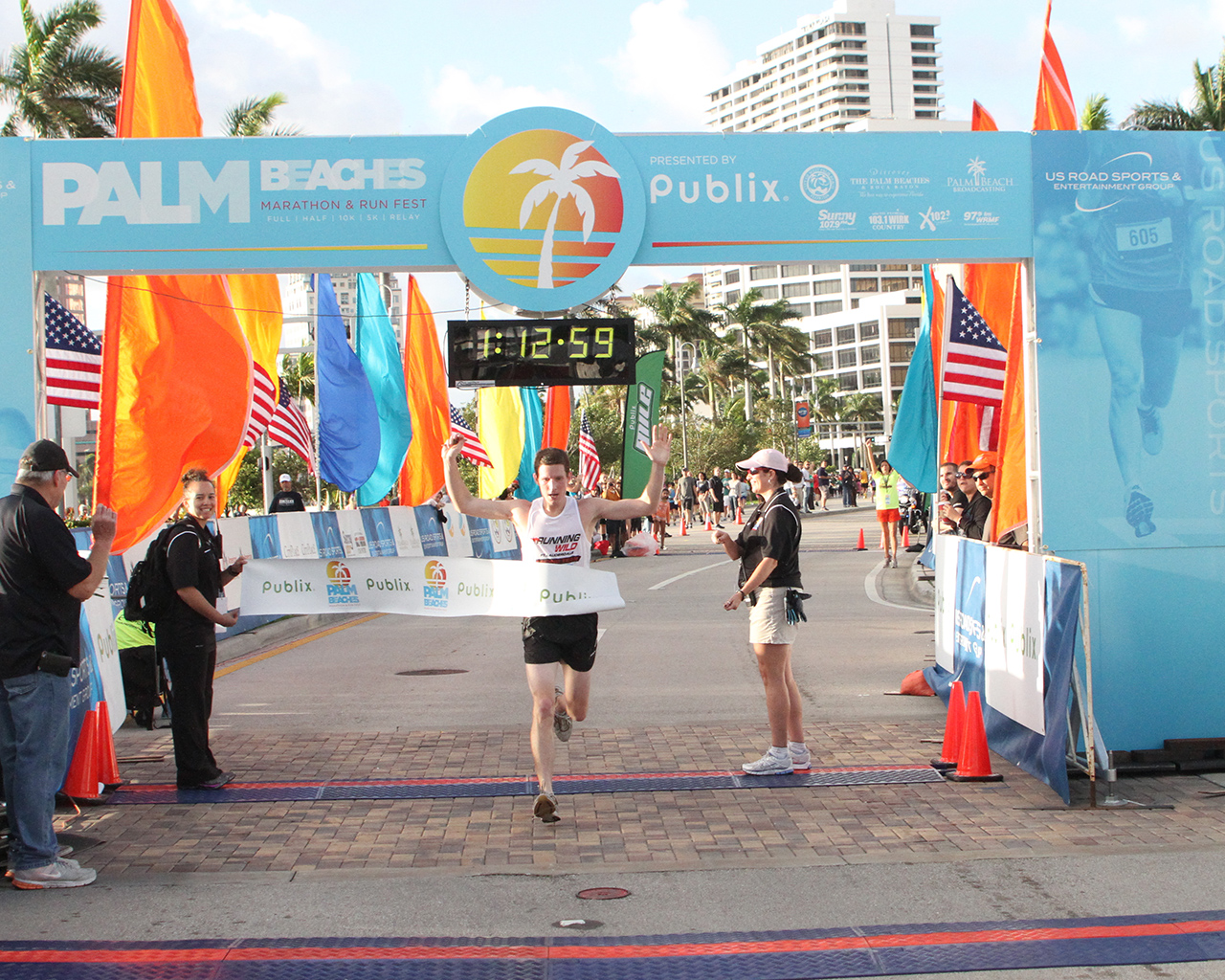 HCI College HCI Students Volunteer at Palm Beach Marathon